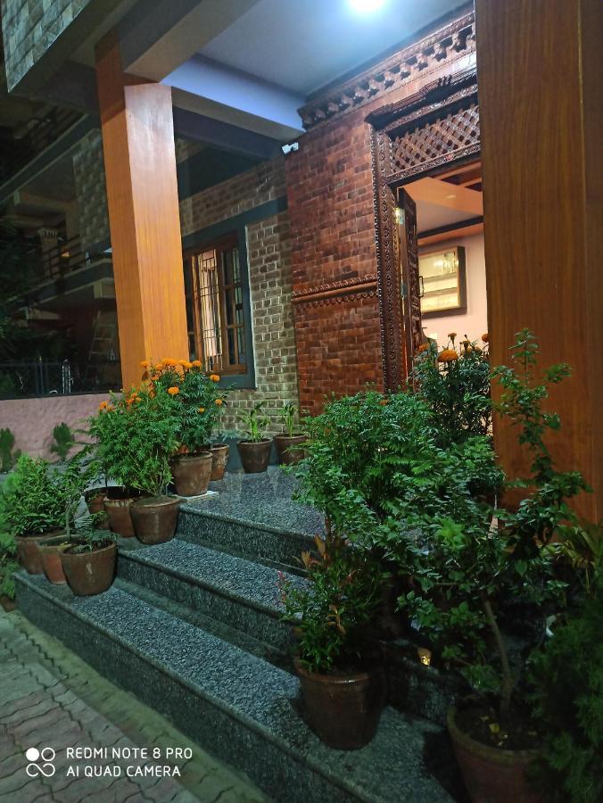 Hotel Namo Buddha Саураха Экстерьер фото